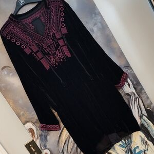 Chic Black Tunic with Pink Embroidery By Johnny Was